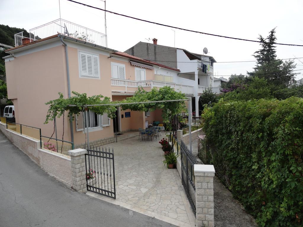 Apartments & Rooms Karmela Banjol 客房 照片