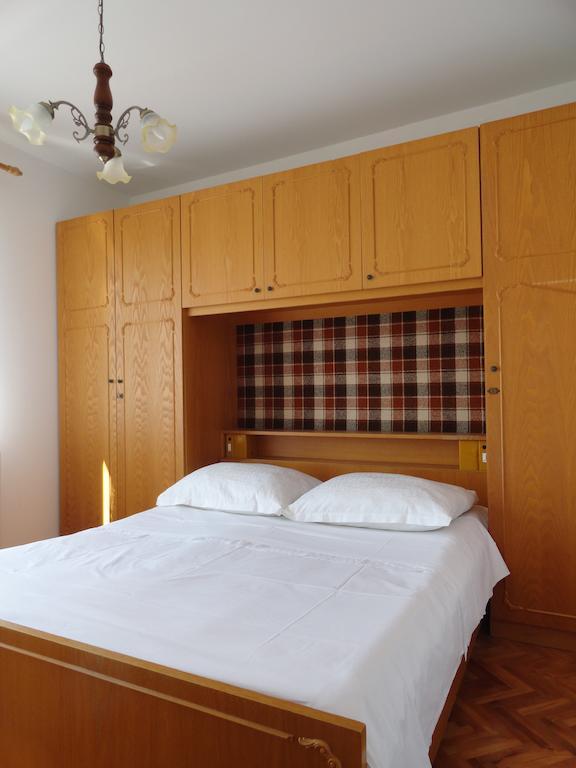 Apartments & Rooms Karmela Banjol 客房 照片